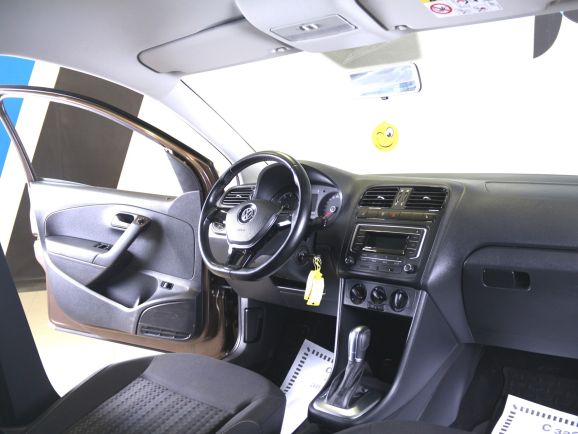Volkswagen Polo Life, 1.6 л, АТ, 2018 фото 2