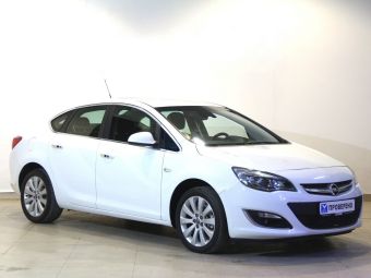 Opel Astra, 1.6 л, АКПП, 2012 фото 5