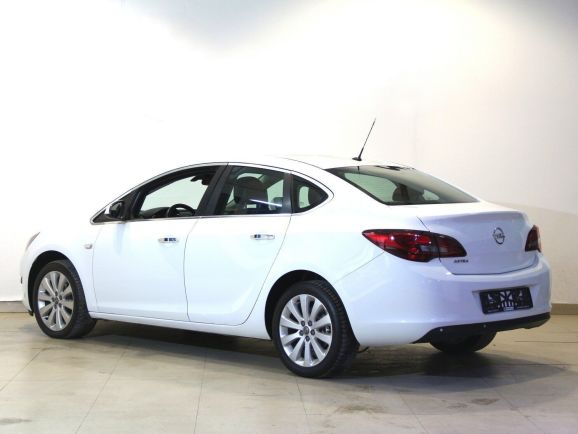 Opel Astra, 1.6 л, АТ, 2012 фото 6