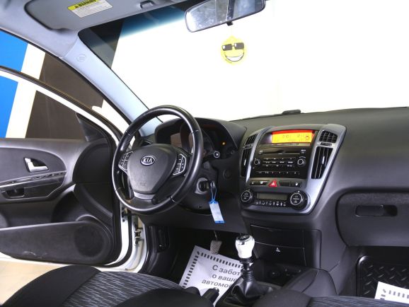 Kia Ceed, 1.6 л, МТ, 2009 фото 2