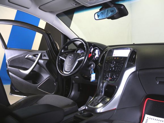 Opel Astra, 1.4 л, АТ, 2012 фото 2