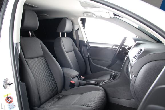 Volkswagen Golf, 1.6 л, Робот, 2012 фото 2