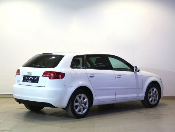 Audi A3, 1.2 л, Робот, 2012 фото 5