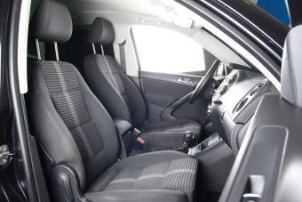 Volkswagen Tiguan, 2.0 л, АКПП, 2010 фото 2