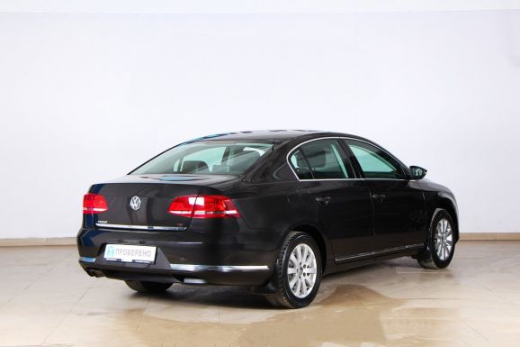 Volkswagen Passat, 1.8 л, Робот, 2012 фото 4