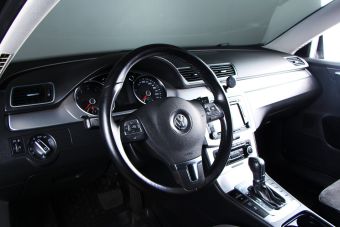 Volkswagen Passat, 1.8 л, РКПП, 2012 фото 10