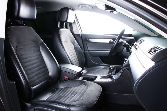 Volkswagen Passat, 1.8 л, Робот, 2012 фото 2