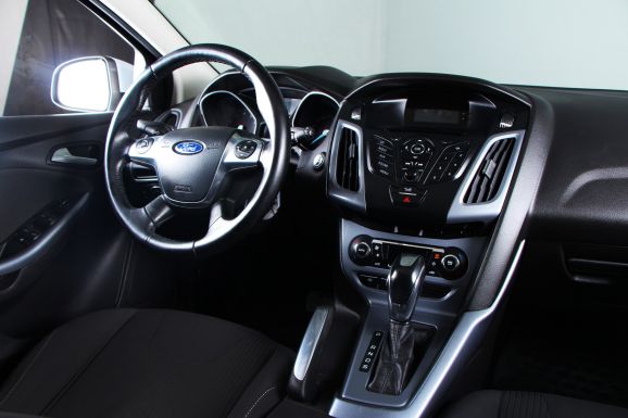 Ford Focus, 1.6 л, Робот, 2014 фото 12