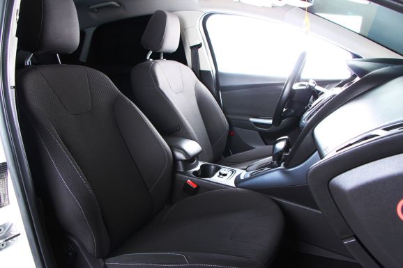 Ford Focus, 1.6 л, Робот, 2014 фото 2