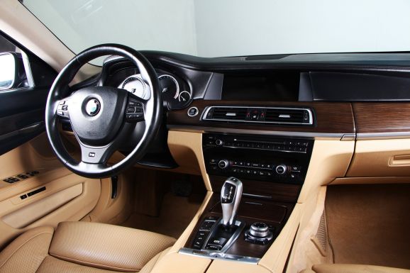 BMW 7 серии, 4.4 л, АТ, 2012 фото 15