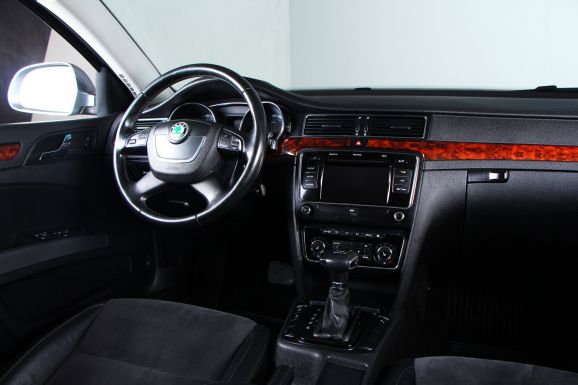 Skoda Superb, 1.8 л, Робот, 2012 фото 15
