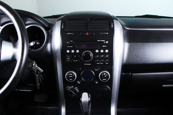 Suzuki Grand Vitara, 2.0 л, АТ, 2012 фото 12