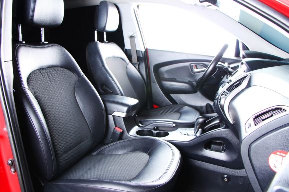 Hyundai ix35, 2.0 л, АТ, 2010 фото 2