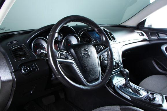 Opel Insignia, 2.0 л, АТ, 2012 фото 11