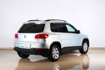 Volkswagen Tiguan, 2.0 л, АКПП, 2012 фото 4