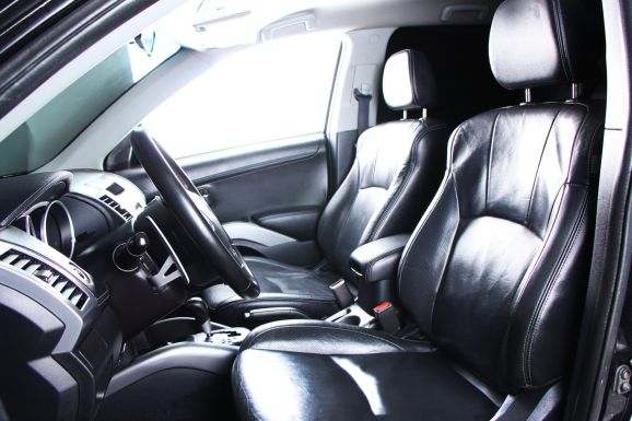 Mitsubishi Outlander, 2.4 л, Вариатор, 2011 фото 8