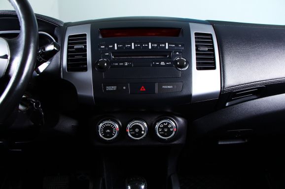 Mitsubishi Outlander, 2.4 л, Вариатор, 2011 фото 11