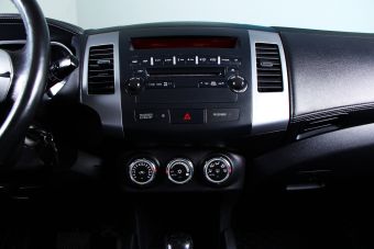 Mitsubishi Outlander, 2.4 л, CVT, 2011 фото 11