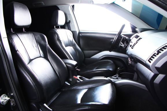 Mitsubishi Outlander, 2.4 л, Вариатор, 2011 фото 2