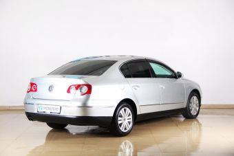 Volkswagen Passat, 1.8 л, РКПП, 2010 фото 4