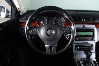 Volkswagen Passat, 1.8 л, РКПП, 2010 фото 11