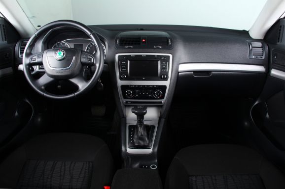 Skoda Octavia, 1.8 л, Робот, 2012 фото 9