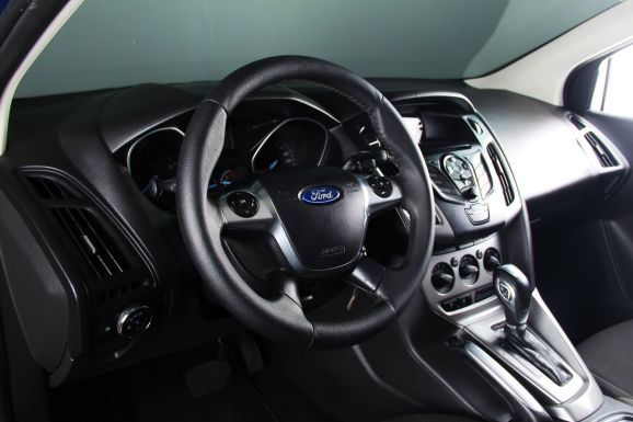 Ford Focus Sport Limited Edition, 2.0 л, Робот, 2014 фото 11