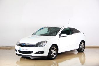 Opel Astra, 1.8 л, АКПП, 2012 фото 3