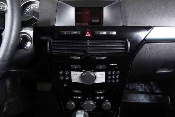 Opel Astra, 1.8 л, АТ, 2012 фото 11