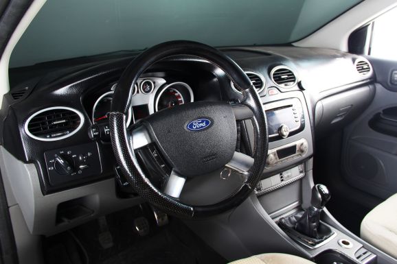 Ford Focus, 1.8 л, МТ, 2010 фото 9