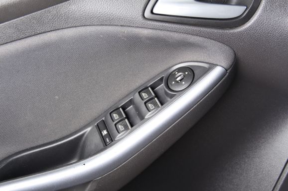 Ford Focus, 2.0 л, Робот, 2014 фото 7