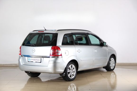Opel Zafira, 1.8 л, Робот, 2011 фото 4
