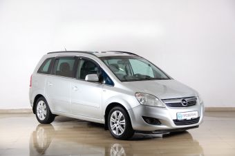 Opel Zafira, 1.8 л, РКПП, 2011 фото 5