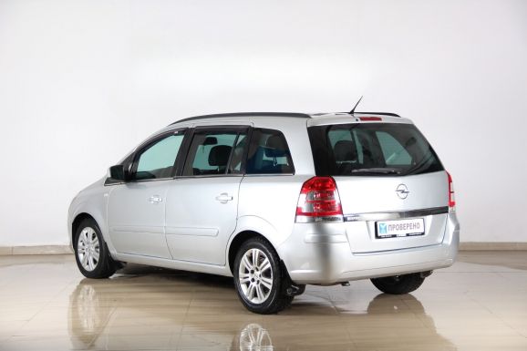 Opel Zafira, 1.8 л, Робот, 2011 фото 6