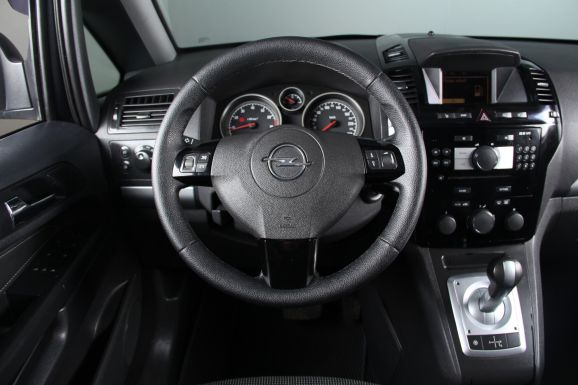 Opel Zafira, 1.8 л, Робот, 2011 фото 11