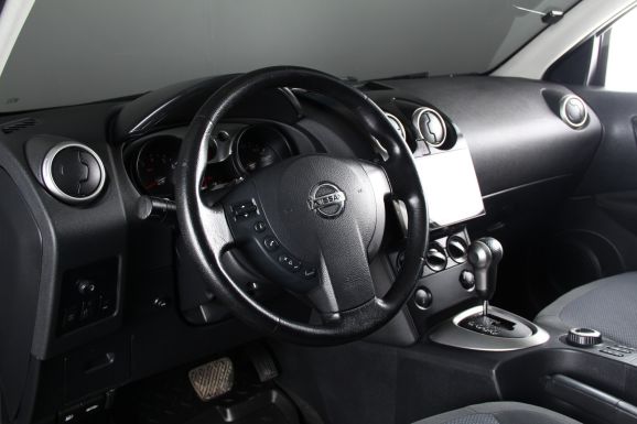 Nissan Qashqai+2, 2.0 л, Вариатор, 2008 фото 9