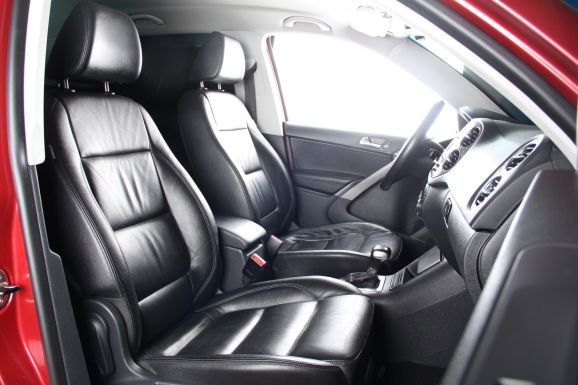 Volkswagen Tiguan, 2.0 л, АТ, 2009 фото 2