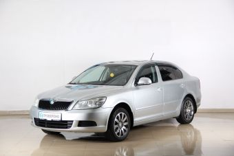 Skoda Octavia, 1.8 л, МКПП, 2011 фото 3