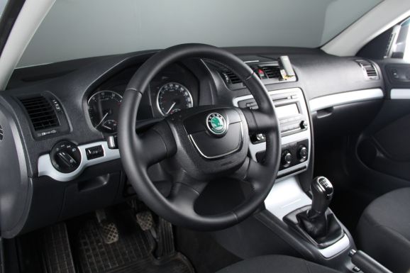Skoda Octavia, 1.8 л, МТ, 2011 фото 9