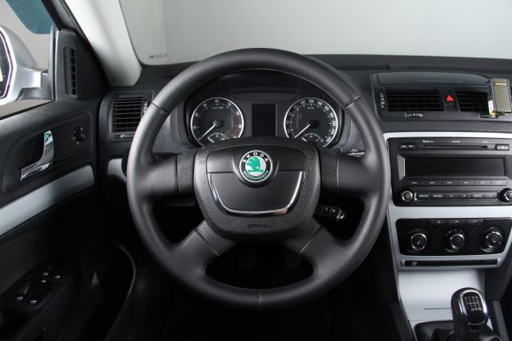 Skoda Octavia, 1.8 л, МТ, 2011 фото 11