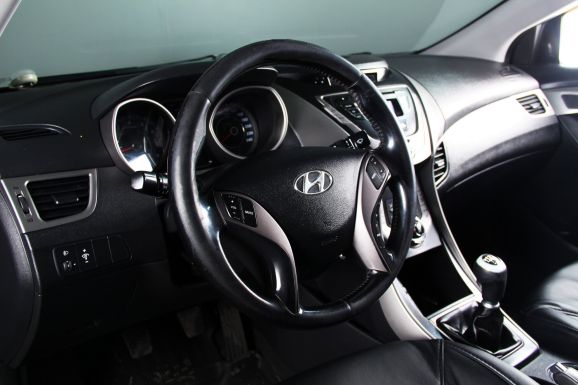 Hyundai Elantra, 1.6 л, МТ, 2013 фото 8