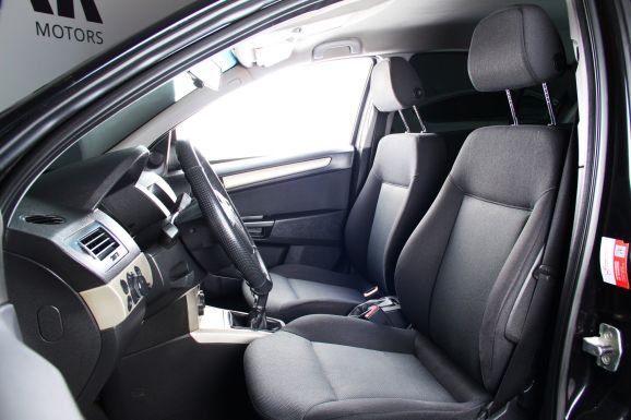 Opel Astra, 1.6 л, МТ, 2012 фото 7