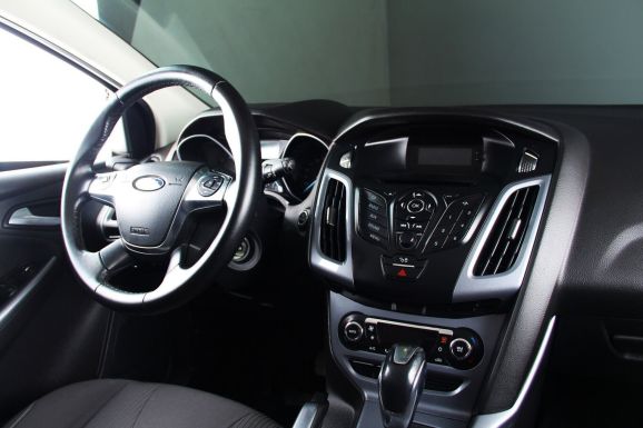 Ford Focus, 1.6 л, Робот, 2014 фото 11