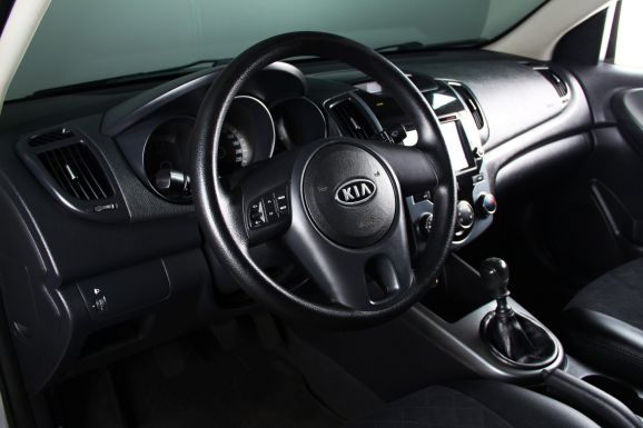 Kia Cerato, 1.6 л, МТ, 2010 фото 9