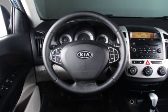 Kia Ceed, 1.6 л, АКПП, 2009 фото 11