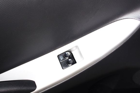 Hyundai Solaris, 1.6 л, МТ, 2014 фото 7