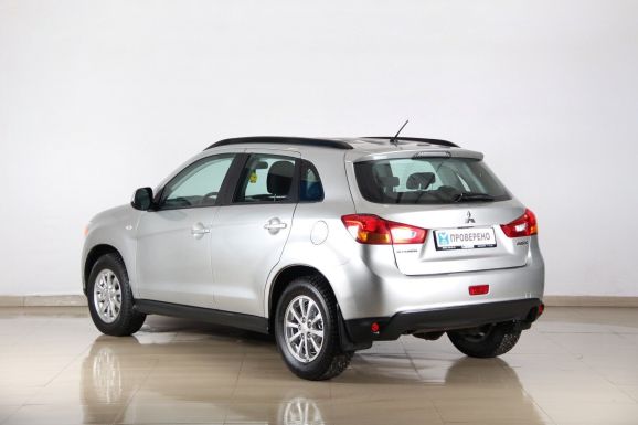 Mitsubishi ASX, 1.8 л, Вариатор, 2013 фото 6