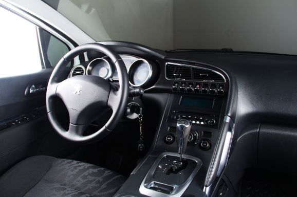 Peugeot 3008, 1.6 л, АТ, 2013 фото 13