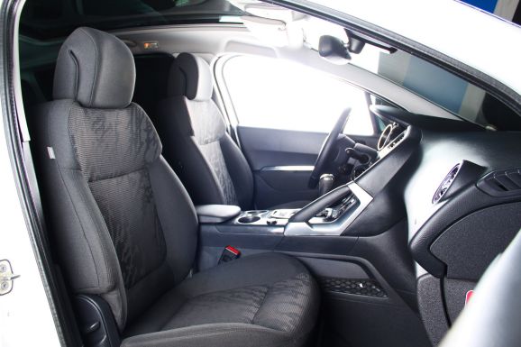 Peugeot 3008, 1.6 л, АТ, 2013 фото 2