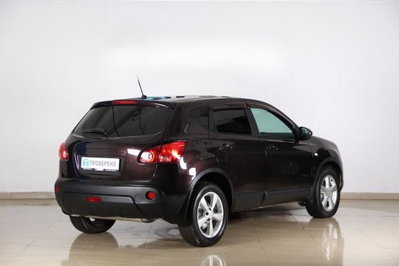 Nissan Qashqai, 2.0 л, Вариатор, 2010 фото 4